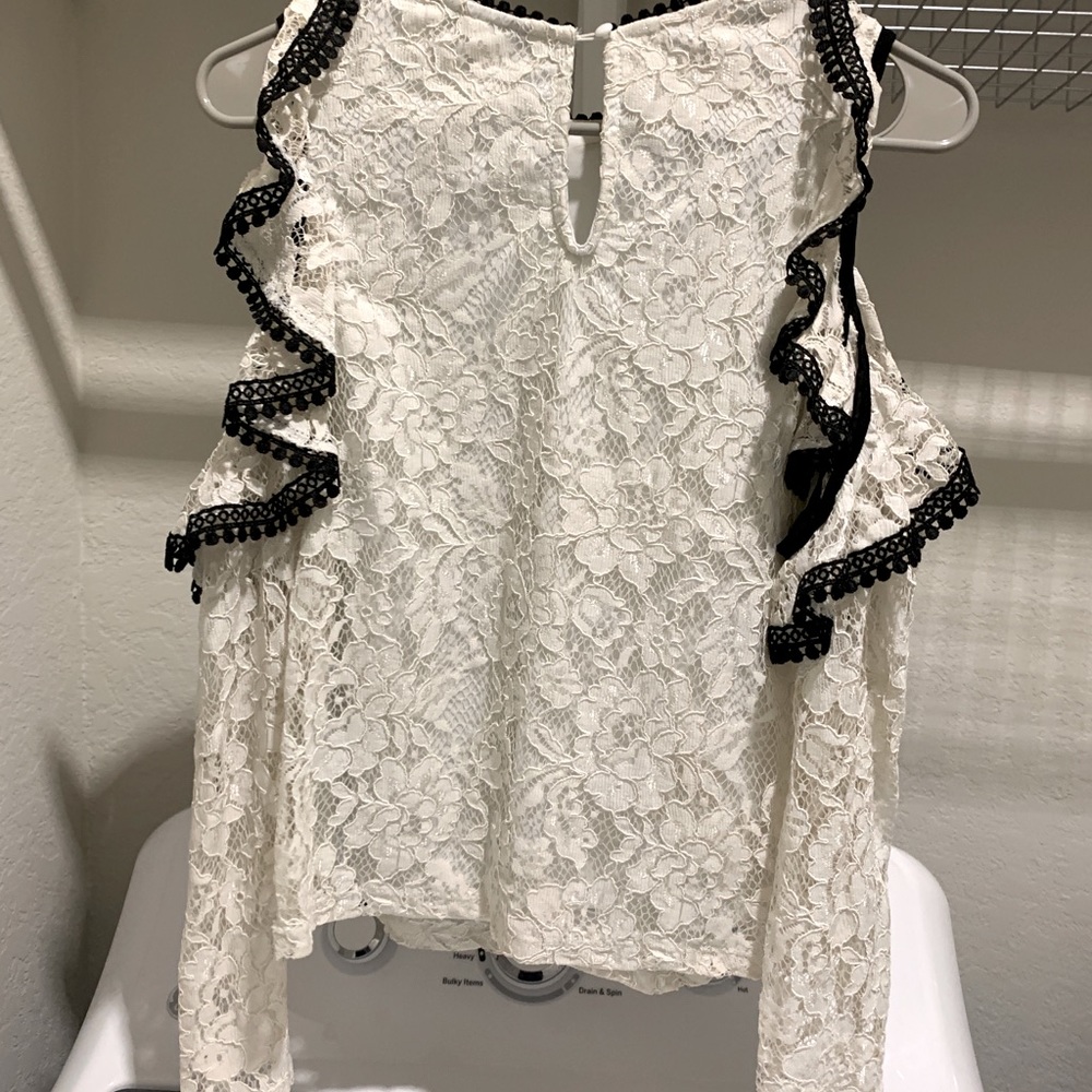 Honey& T black&white ruffled dress shirt EUC